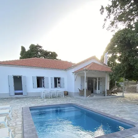 Icelle Sea View Swimming Pool *