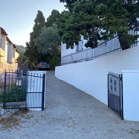 Icelle Sea View Swimming Pool *