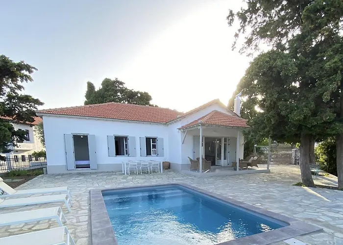 Icelle Sea View Swimming Pool *