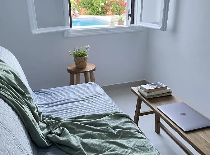 Icelle Sea View Swimming Pool Villa *