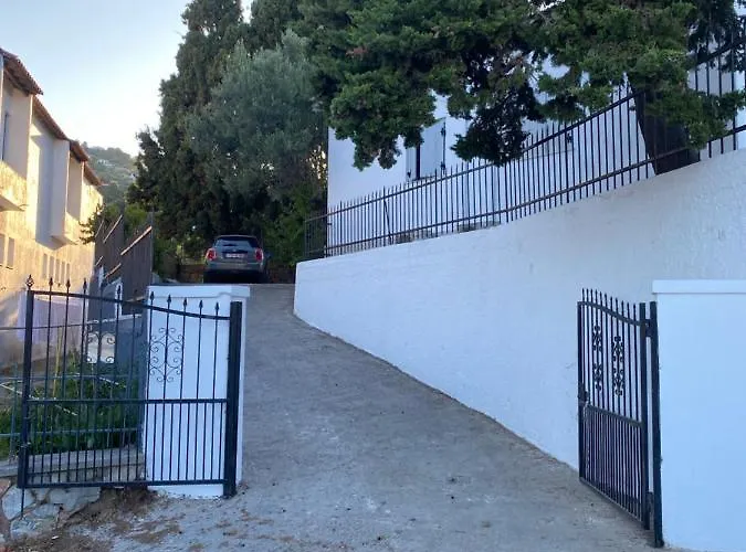 Icelle Sea View Swimming Pool *