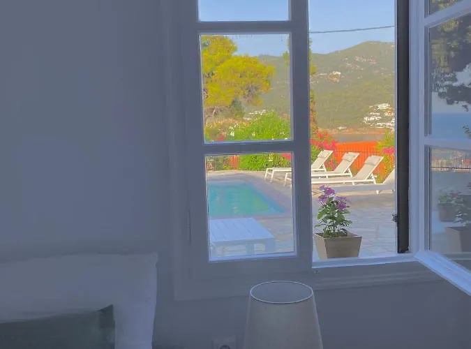 Icelle Sea View Swimming Pool Villa